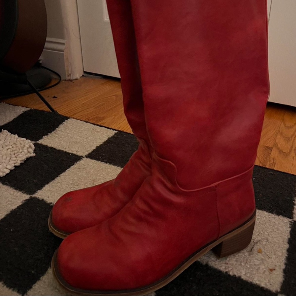 vintage red campus boots in used condition 70s knee